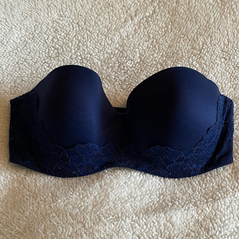 Victoria’s Secret Body Lightly Lined Strapless Bra